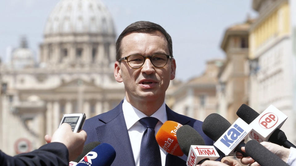 Z papieżem Franciszkiem rozmawialiśmy długo, m.in. o tematach społecznych oraz sytuacji w Rosji i na Ukrainie - powiedział w poniedziałek premier Mateusz Morawiecki. Fot. PAP/Adam Guz