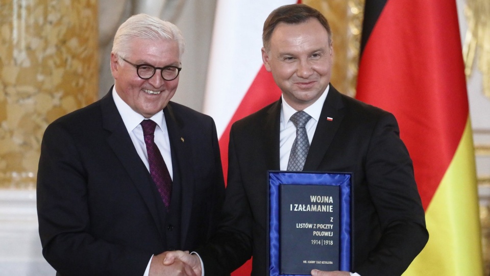 Podczas wspólnej konferencji prasowej prezydentów Polski i Niemiec w Pałacu Prezydenckim, Duda dziękował Steinmeierowi za przyjęcie zaproszenia i przybycie do Warszawy w związku z obchodami stulecia odzyskania przez Polskę niepodległości. Fot. PAP/Paweł Supernak