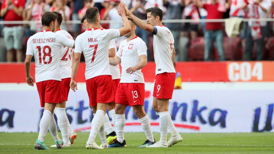 Na zdjęciu piłkarze reprezentacji Polski cieszą się z bramki w meczu towarzyskim z Litwą. Fot. PAP/Leszek Szymański