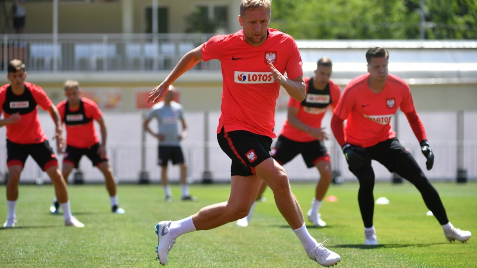 Kamil Glik podczas treningu w Soczi. Reprezentacja Polski przygotowuje się do pierwszego meczu mistrzostw świata 2018 z Senegalem, który odbędzie się 19 czerwca. Fot.PAP/Bartłomiej Zborowski