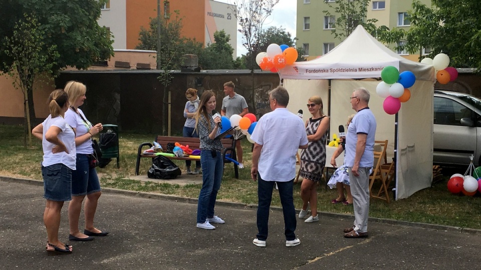 Na kortach tenisowych przy ul. Pielęgniarskiej na Osiedlu nad Wisłą, zorganizowano urodzinowy festyn. Fot. Krystian Makowski