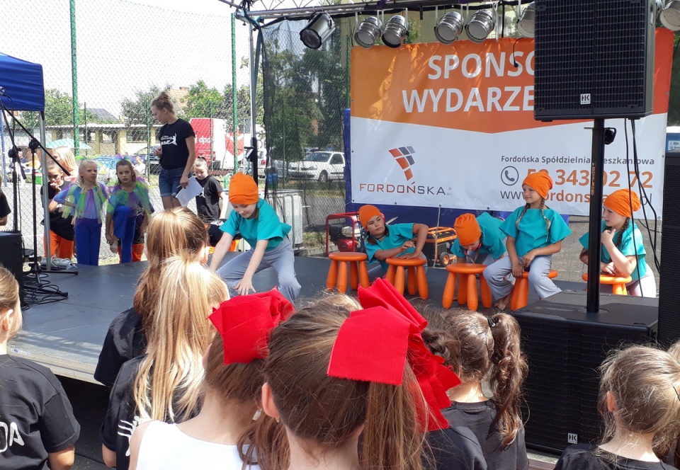 Na kortach tenisowych przy ul. Pielęgniarskiej na Osiedlu nad Wisłą, zorganizowano urodzinowy festyn. Fot. Kamila Zroślak