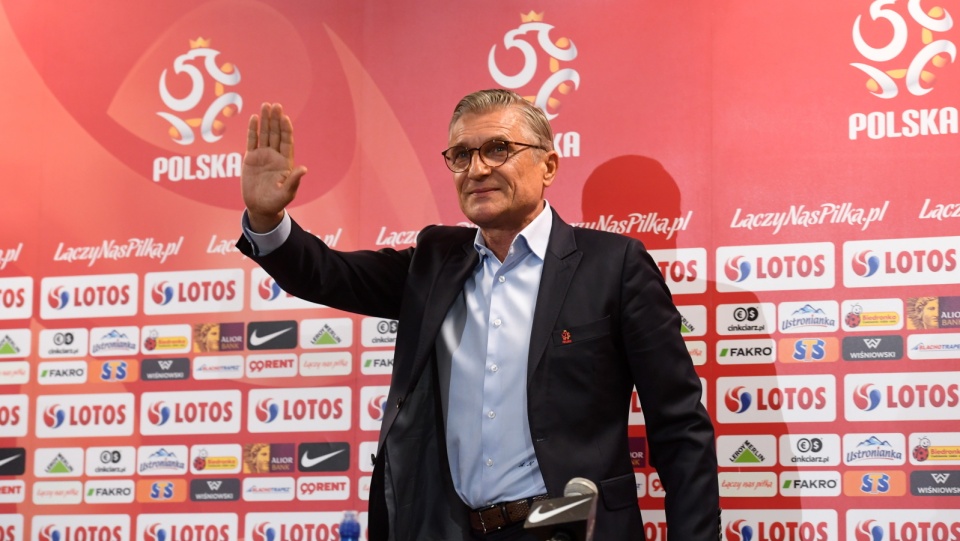 Selekcjoner piłkarskiej reprezentacji Polski Adam Nawałka podczas konferencji prasowej na Stadionie Narodowym w Warszawie, gdzie poinformował o zakończeniu swojej dotychczasowej współpracy z reprezentacją Polski. Fot. PAP/Piotr Nowak