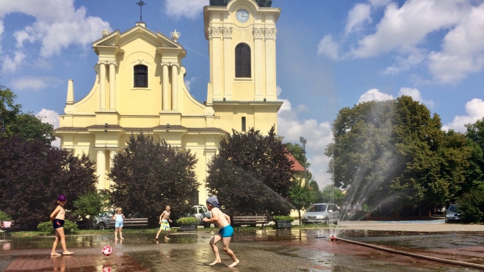 Kurtyna wodna na rynku w bydgoskim Fordonie/fot. Kamila Zroślak