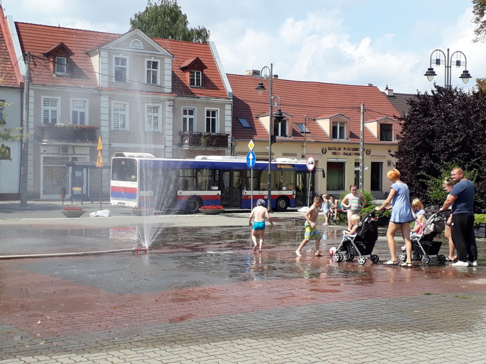 Kurtyna wodna na rynku w bydgoskim Fordonie/fot. Kamila Zroślak