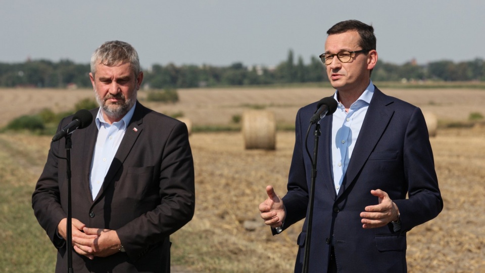 Jak będzie trzeba, znowelizujemy budżet, bo wypłata odszkodowań dla rolników jest dla nas ważna - mówił we wtorek premier Mateusz Morawiecki. Fot. PAP/Lech Muszyński