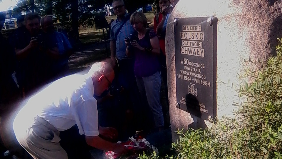 Uroczystość pod Pomnikiem Powstania Warszawskiego w Bydgoszczy. Fot. Andrzej Krystek