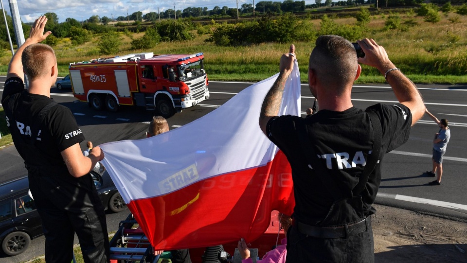 Polscy strażacy wrócili w poniedziałek do Polski po dwutygodniowej akcji gaszenia pożarów w Szwecji. Fot. PAP/Marcin Bielecki