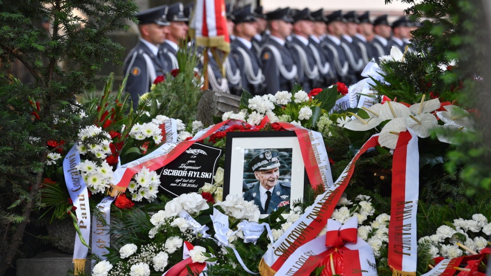 Uroczystości pogrzebowe gen. Zbigniewa Ścibora-Rylskiego na Starych Powązkach w Warszawie. Fot. PAP/Jacek Turczyk