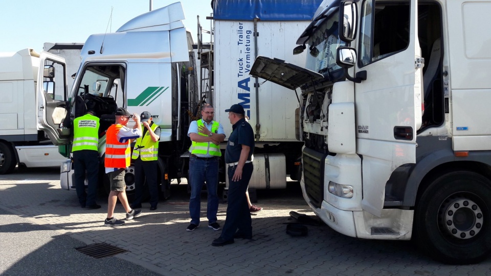 Wojewódzka Inspekcja Transportu Drogowego w Bydgoszczy wzięła na celownik ciężarówki, w których wyłączono system oczyszczający spaliny. Fot. Tatiana Adonis