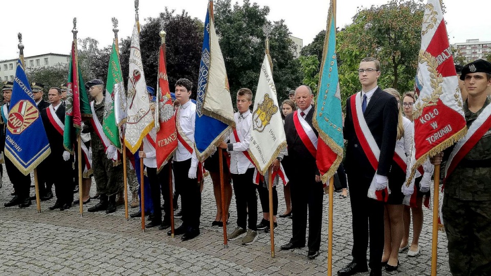 W uroczystości rocznicowej w Toruniu wzięli w nich udział kombatanci, parlamentarzyści, samorządowcy i uczniowie. Fot. Michał Zaręba