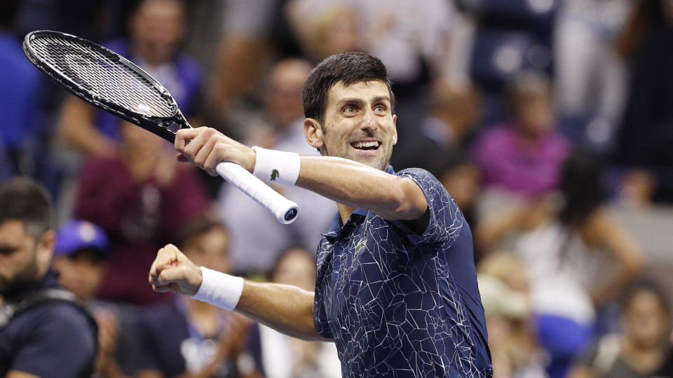 Na zdjęciu Novak Djokovic, który cieszy się z awansu do finału singla US Open 2018. Fot. PAP/EPA/JUSTIN LANE