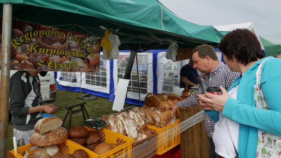 Na pikniku można też kupić lokalne przysmaki. Fot. Adam Hibner