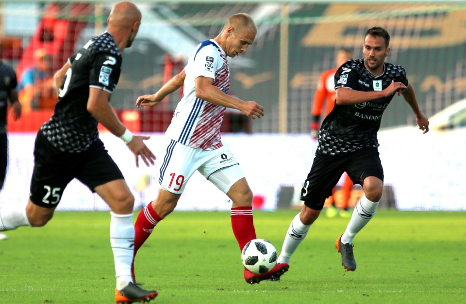 Zdjęcie z meczu Zagłębie Sosnowiec kontra Górnik Zabrze w 8. kolejce ekstraklasy piłkarskiej 2018/2019. Fot. PAP/Andrzej Grygiel