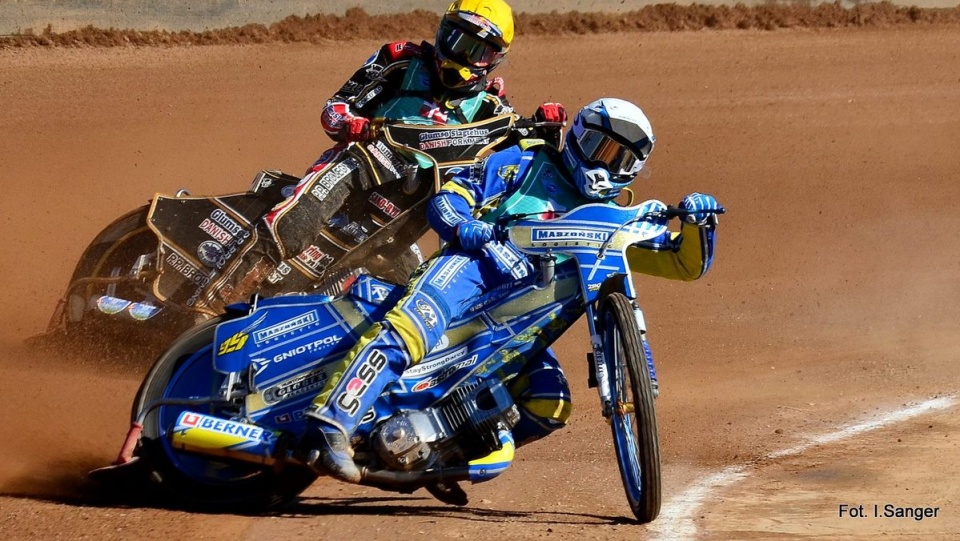 Na pierwszym planie zdjęcia Bartosz Zmarzlik, aktualny wicelider przejściowe klasyfikacji Żużlowej Grand Prix 2018. Fot. Ireneusz Sanger/archiwum