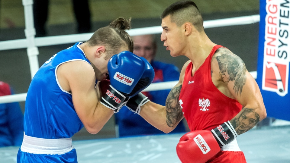 Jedna z walk podczas bokserskiego sparingu Polska kontra Serbia w Toruniu. Fot. PAP/Tytus Żmijewski