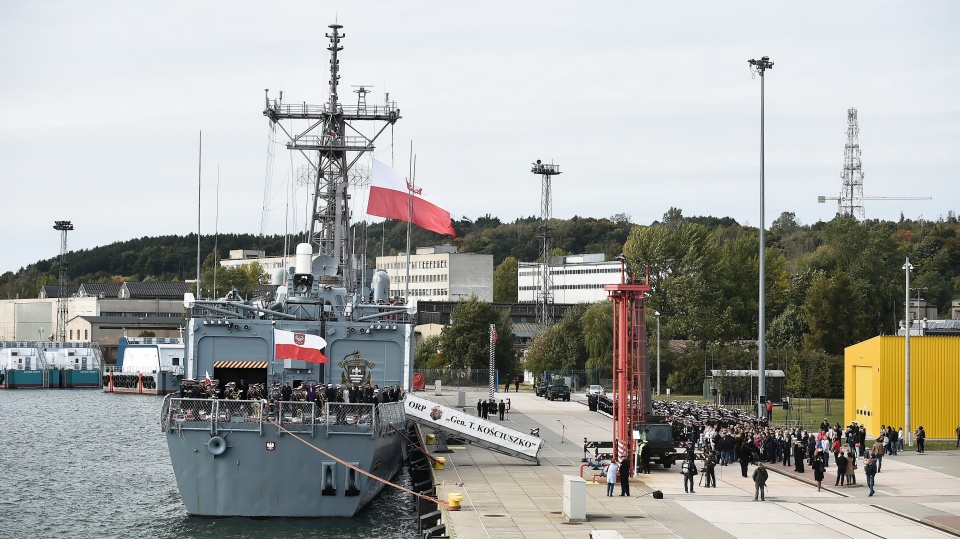 We wtorek małżonkowie zostaną pochowani na gdyńskim Cmentarzu Marynarki Wojennej. Fot. PAP/Marcin Gadomski