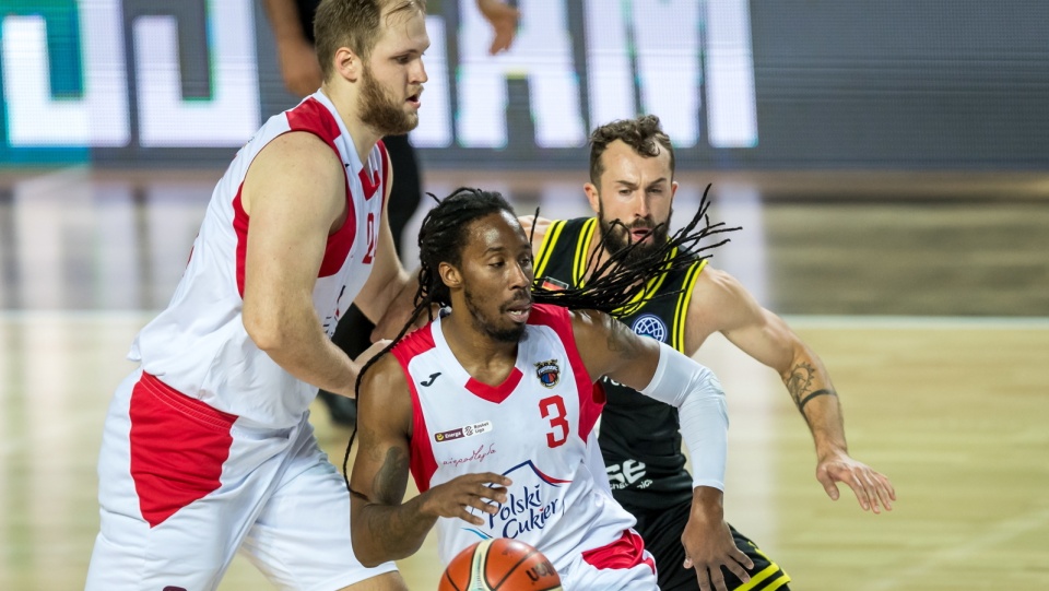 Zdjęcie z meczu Polski Cukier Toruń kontra medi Bayreuth w 3. rundzie eliminacji koszykarskiej Ligi Mistrzów FIBA. Fot. PAP/Tytus Żmijewski