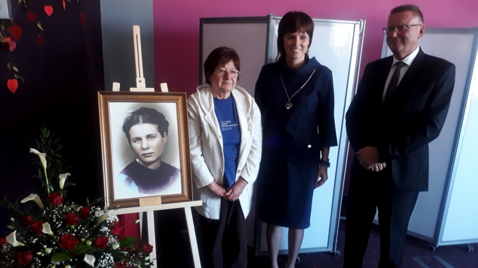 "Mama była osobą bardzo skromną, przez całe swoje życie pracowała dla ludzi, dla dzieci" - mówila w trakcie uroczystości córka Ireny Sendlerowej, Janina Zgrzembska. Fot. Kamila Zroślak
