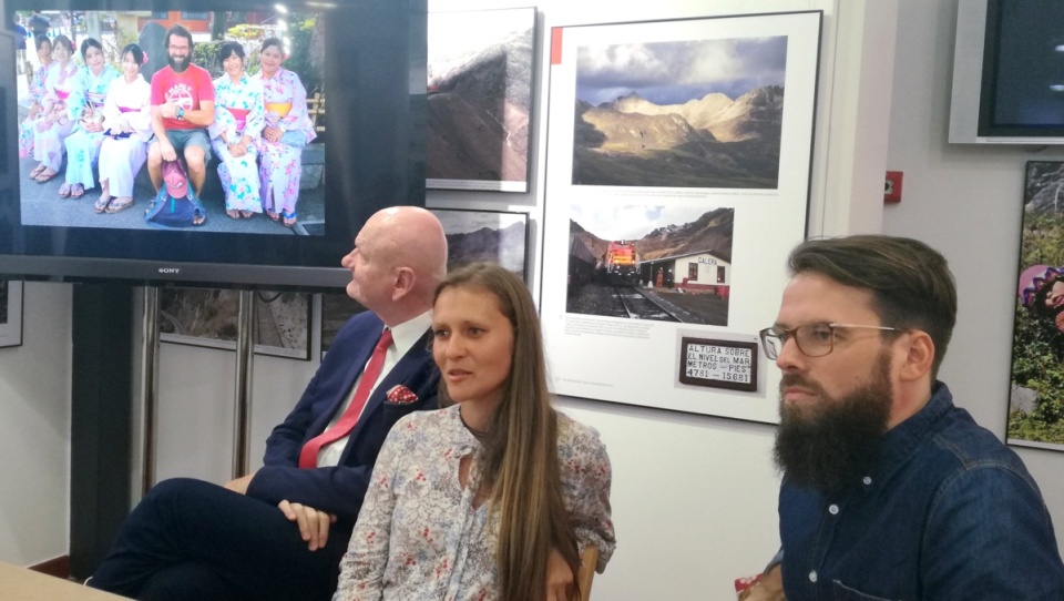Adriana Andrzejewska i Mikołaj Kuras z prezydentem Michałem Zaleskim w toruńskim Muzeum Podróżników. Fot. Michał Zaręba