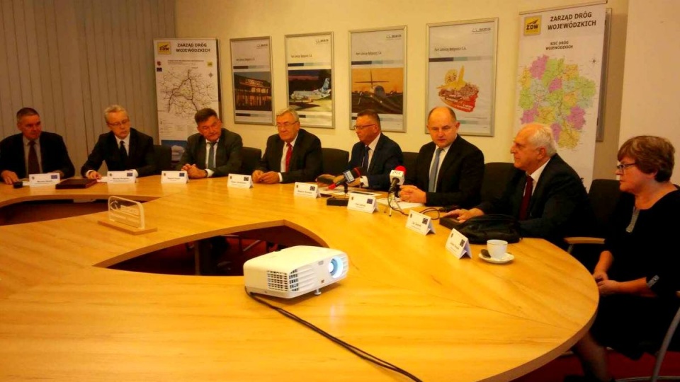 Samorząd województwa kujawsko-pomorskiego podpisał umowę dotyczącą współpracy z gminą Białe Błota. Fot. Damian Klich