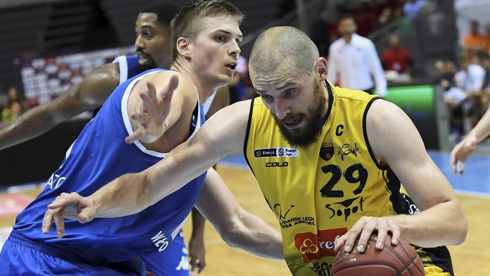 Zdjęcie z meczu Trefl Sopot kontra Anwil Włocławek w 3. kolejce ekstraklasy koszykarzy 2018/2019. Fot. PAP/Adam Warżawa