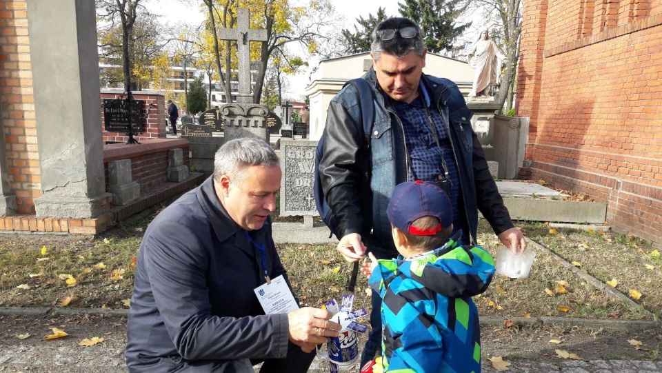 W Bydgoszczy kwestował m. in. prezydent miasta Rafał Bruski. Fot. Tatiana Adonis