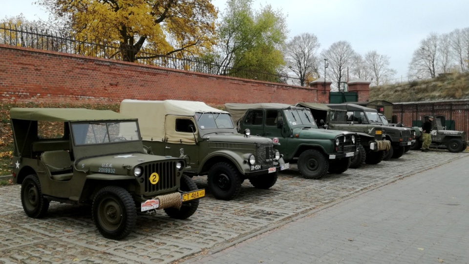 W ramach pikniku patriotycznego odbył się pokaz pojazdów militarnych i wystawa pt. "Z wojskiem bezpieczniej". Fot. Michał Zaręba