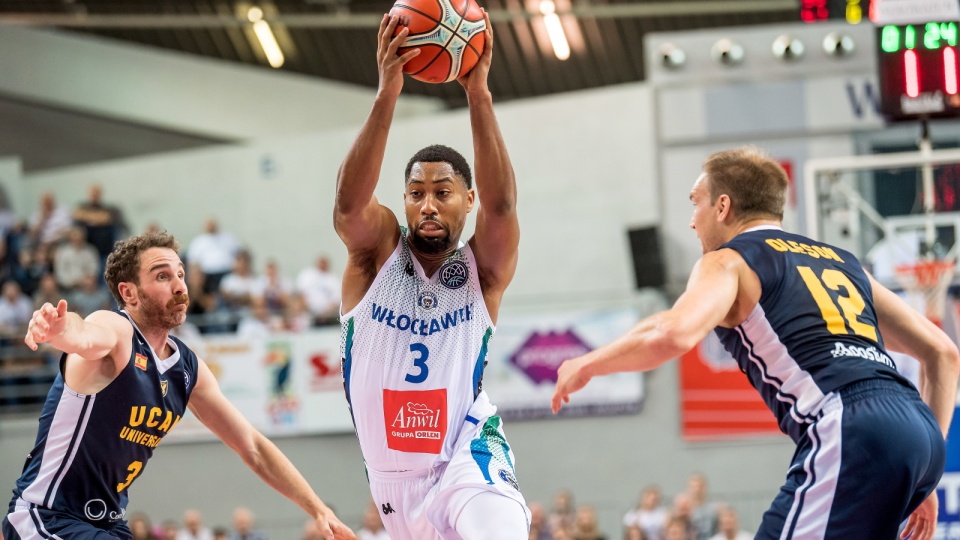 Anwil Włocławek kontra UCAM Murcia (68:87) w 5. kolejce koszykarskiej Ligi Mistrzów. Fot. PAP/Tytus Żmijewski