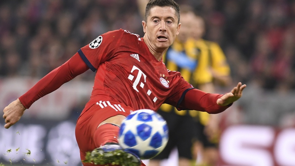 W środę Robert Lewandowski strzelił dwie bramki i poprowadził Bayern Monachium do zwycięstwa z AEK Ateny (2:0) w 4. kolejce Ligi Mistrzów 2018/2019. Fot. PAP/EPA/LUKAS BARTH-TUTTAS