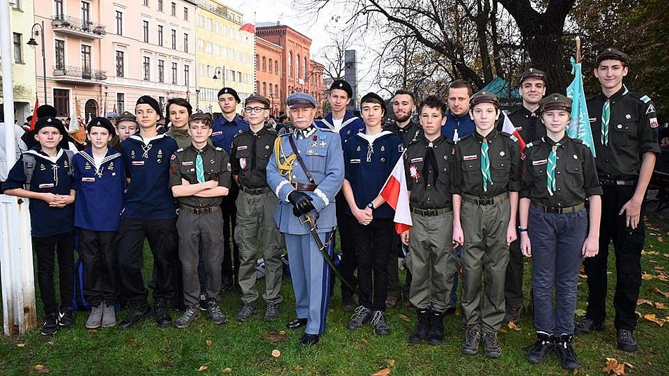 Uroczystość z okazji Święta Niepodległości ściągnęła tłum na plac Wolności w Bydgoszczy. Fot. facebook.com/bydgoszczpl