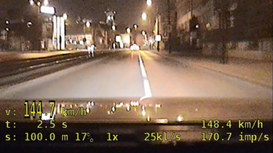 Na jednej z głównych ulic Bydgoszczy mężczyzna prowadził samochód z prędkością blisko 145 km/h. Fot. zrzut ekranu