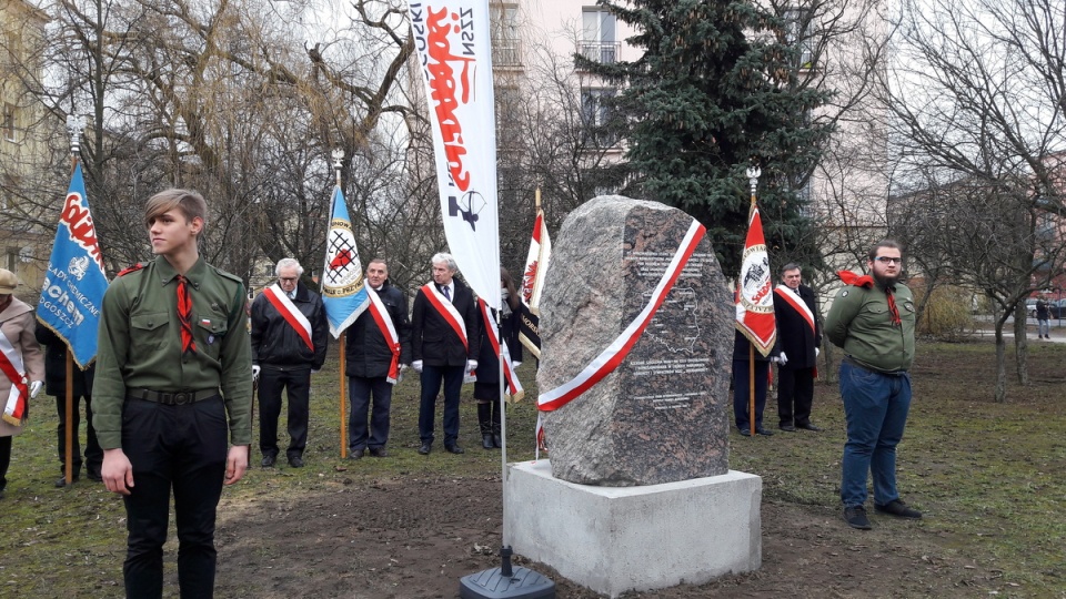 Pamiątkowa tablica odsłonięta na skwerze Pomorskiego Okręgu Wojskowego/fot. Tatiana Adonis