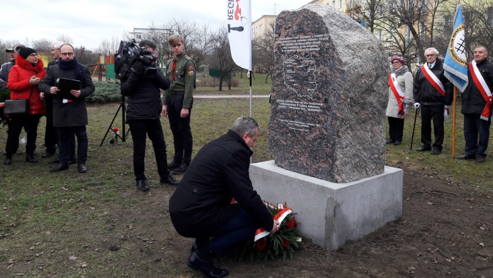 Pamiątkowa tablica odsłonięta na skwerze Pomorskiego Okręgu Wojskowego/fot. Tatiana Adonis