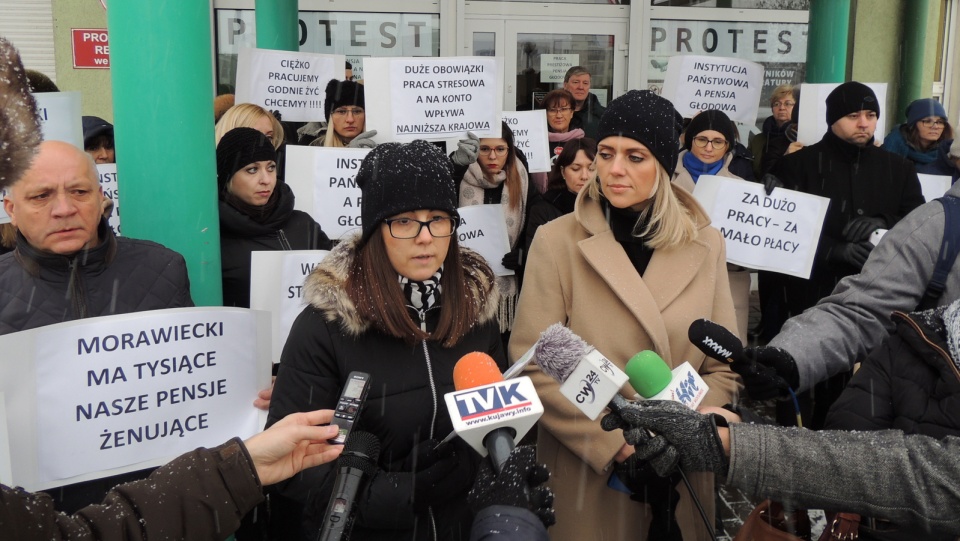 Protest pracowników prokuratury we Włocławku. Fot. Marek Ledwosiński