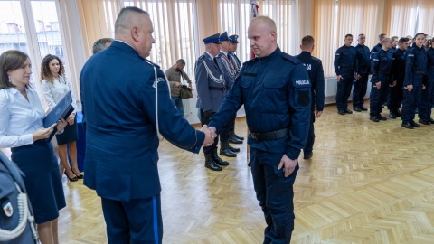 W Komendzie Wojewódzkiej Policji w Bydgoszczy odbyło się uroczyste ślubowanie przyjętych do służby policjantów. Fot. Policja