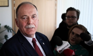 Przerwa w rozmowach rządu z oświatowymi związkami do piątku rano