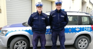 Dzięki policjantom 6-latek z urazem głowy w kilka minut dotarł do szpitala [wideo]