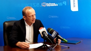Poseł Olszewski pyta biskupa o pedofilię. Kuria: Na te pytania już odpowiadaliśmy