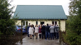 Wichura zniszczyła im dom. Dobrzy ludzie pomogli, w miejscu starego stanął nowy
