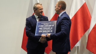 Pieniądze z programu sypią się na lokalne drogi. Chodzi o miliony złotych