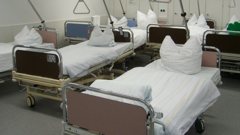 Więcej pielęgniarek, czy mniej łóżek w szpitalach