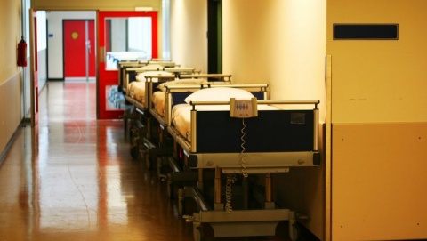Zamiast większej liczby pielęgniarek w szpitalu w Żninie będzie mniej łóżek
