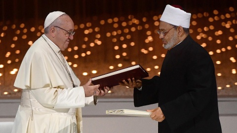 Papież w Abu Zabi: Nie ma przemocy, która może być uzasadniona religijnie