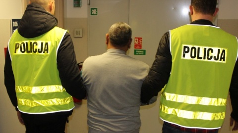 Obcokrajowiec - włamywacz usłyszał 57 zarzutów. Policjanci z regionu deptali mu po piętach