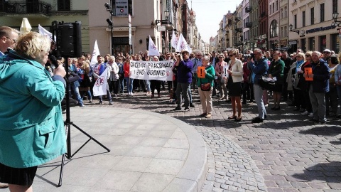 Wiec wsparcia dla strajkujących nauczycieli w Toruniu