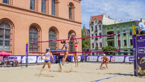 W Toruniu rozpoczęły się mistrzostwa Polski w siatkówce plażowej