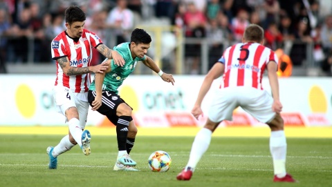 Ekstraklasa piłkarska - lider w Białymstoku, a w Krakowie derby