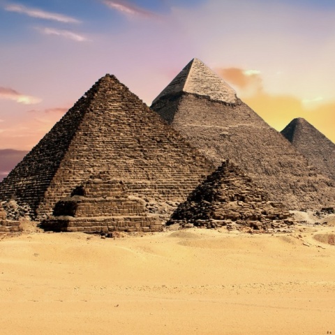 Pod piramidami z kolędami, czyli święta bez sprzątania, bez gotowania i w ciepłym: w Egipcie