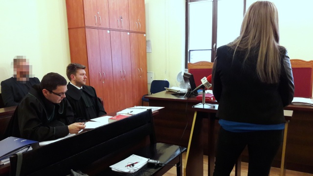 Siostra broniła brata przed sądem. Proces Rafała P. o znęcanie się nad żoną